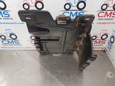 New Holland Case T5.95, T5.75, T5.115 Muffler Support 84600908, 84528662 - علبة العادم - جرار: صورة 4 New Holland Case T5.95, T5.75, T5.115 Muffler Support 84600908, 84528662 - علبة العادم - جرار: صورة 4
