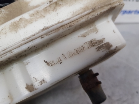 New Holland Case T6, T7, Maxxum, Puma T7.200 Brake Fluid Reservoir 84154075 - اسطوانة الفرامل - آلات زراعية: صورة 5 New Holland Case T6, T7, Maxxum, Puma T7.200 Brake Fluid Reservoir 84154075 - اسطوانة الفرامل - آلات زراعية: صورة 5