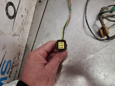 New Holland Case Ts115a, Case Mxu Cab Roof Wiring Loom 82035435, 82032538 - كابلات/ ضفيرة الأسلاك: صورة 3 New Holland Case Ts115a, Case Mxu Cab Roof Wiring Loom 82035435, 82032538 - كابلات/ ضفيرة الأسلاك: صورة 3