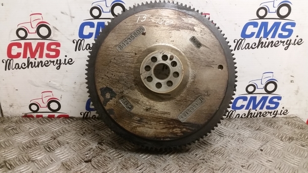New Holland T5. 100, 110, 120 Engine Flywheel And Ring Gear 47808010, 84235695 - الحدافة - جرار: صورة 1 New Holland T5. 100, 110, 120 Engine Flywheel And Ring Gear 47808010, 84235695 - الحدافة - جرار: صورة 1