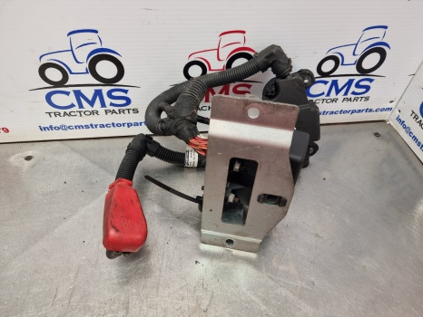 New Holland T5.120, T5 Series, Battery Wiring With Fuse Box 47866255, 87716664 - كابلات/ ضفيرة الأسلاك: صورة 2 New Holland T5.120, T5 Series, Battery Wiring With Fuse Box 47866255, 87716664 - كابلات/ ضفيرة الأسلاك: صورة 2