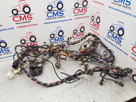 New Holland T5.95, T5.105, T5.115 Wiring Loom, Fuse Box 47778916 - كابلات/ ضفيرة الأسلاك - جرار: صورة 1 New Holland T5.95, T5.105, T5.115 Wiring Loom, Fuse Box 47778916 - كابلات/ ضفيرة الأسلاك - جرار: صورة 1