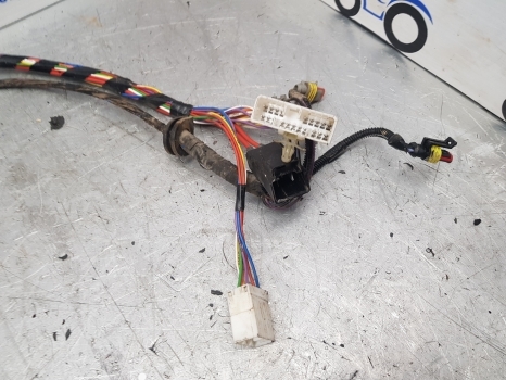New Holland T5.95, T5.105, T5.115 Wiring Loom, Fuse Box 47778916 - كابلات/ ضفيرة الأسلاك - جرار: صورة 5 New Holland T5.95, T5.105, T5.115 Wiring Loom, Fuse Box 47778916 - كابلات/ ضفيرة الأسلاك - جرار: صورة 5