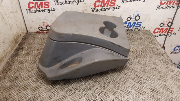 New Holland T6000, T7000, Tsa Series T6050 Tool Box 82031620, 82031609 - الكابينة والداخلية: صورة 3 New Holland T6000, T7000, Tsa Series T6050 Tool Box 82031620, 82031609 - الكابينة والداخلية: صورة 3