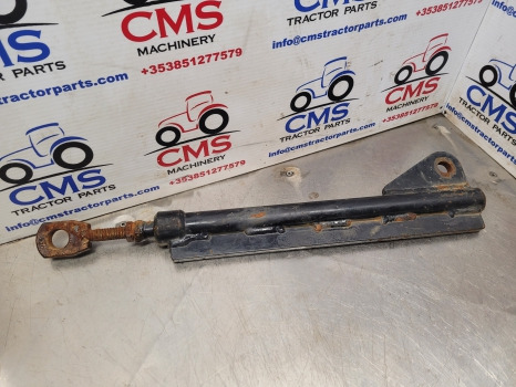 New Holland T6010 Delta, Ts100a, Case Mxu100 Pick Up Hitch Lift Rod 87309969 - قطع الغيار - جرار: صورة 2 New Holland T6010 Delta, Ts100a, Case Mxu100 Pick Up Hitch Lift Rod 87309969 - قطع الغيار - جرار: صورة 2