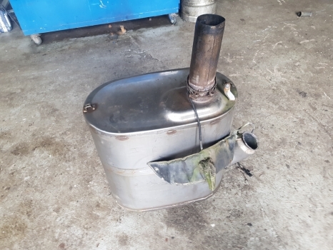 New Holland T7.200, Case Puma 130, 145 Catalytic Silencer, Muffler 84396513 - علبة العادم - جرار: صورة 5 New Holland T7.200, Case Puma 130, 145 Catalytic Silencer, Muffler 84396513 - علبة العادم - جرار: صورة 5