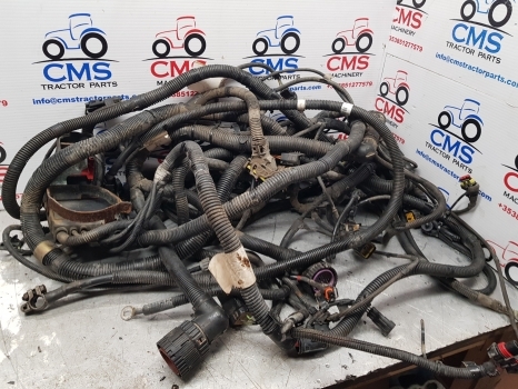 New Holland T7.200 Engine Front Frame Wiring Loom Wiring Loom - كابلات/ ضفيرة الأسلاك - جرار: صورة 1 New Holland T7.200 Engine Front Frame Wiring Loom Wiring Loom - كابلات/ ضفيرة الأسلاك - جرار: صورة 1