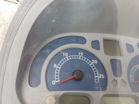 New Holland T7 .200 Instrument Cluster, Dash, Clock 47398380, 47535716, 84293392 - لوحة العدادات - جرار: صورة 3 New Holland T7 .200 Instrument Cluster, Dash, Clock 47398380, 47535716, 84293392 - لوحة العدادات - جرار: صورة 3