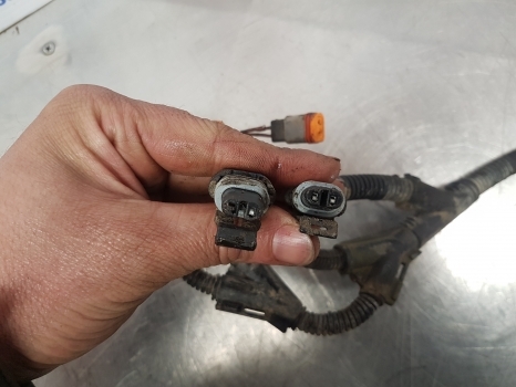 New Holland T7.200, T6.140, T6.150, T6030 Front Suspension Wiring Loom 87631728 - كابلات/ ضفيرة الأسلاك - جرار: صورة 3 New Holland T7.200, T6.140, T6.150, T6030 Front Suspension Wiring Loom 87631728 - كابلات/ ضفيرة الأسلاك - جرار: صورة 3