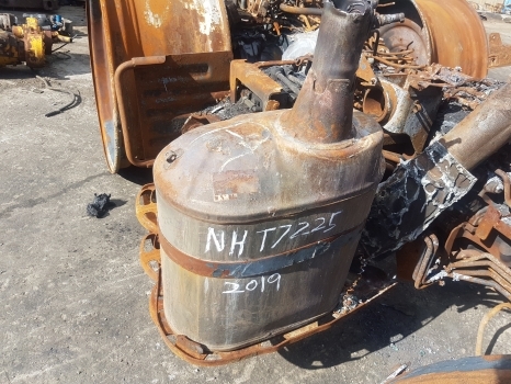 New Holland T7.225, T7.210 Exhaust Muffler 48145792 - علبة العادم - جرار: صورة 1 New Holland T7.225, T7.210 Exhaust Muffler 48145792 - علبة العادم - جرار: صورة 1