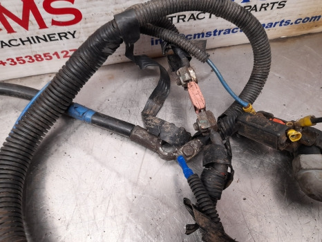 New Holland T7030, T7040 Case Puma Battery Wiring Loom Check Pictures 87324238 - كابلات/ ضفيرة الأسلاك: صورة 3 New Holland T7030, T7040 Case Puma Battery Wiring Loom Check Pictures 87324238 - كابلات/ ضفيرة الأسلاك: صورة 3