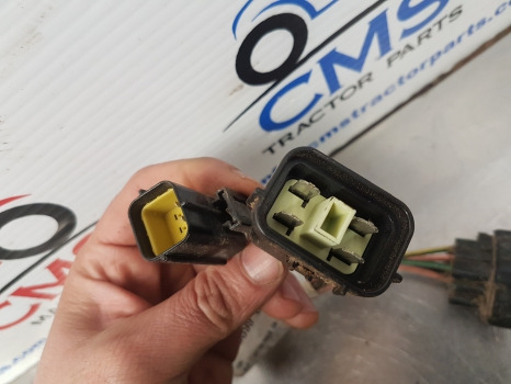 New Holland T7040, T6000, T7000, Ac Wiring Loom 87395315, 84194119 - كابلات/ ضفيرة الأسلاك: صورة 1 New Holland T7040, T6000, T7000, Ac Wiring Loom 87395315, 84194119 - كابلات/ ضفيرة الأسلاك: صورة 1
