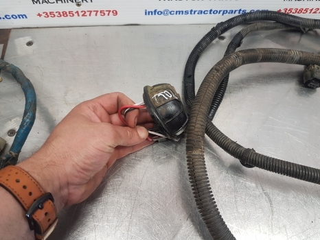 New Holland T7040, T6000, T7000 Front Light Wiring Loom 87658132, 87329727 - كابلات/ ضفيرة الأسلاك: صورة 5 New Holland T7040, T6000, T7000 Front Light Wiring Loom 87658132, 87329727 - كابلات/ ضفيرة الأسلاك: صورة 5