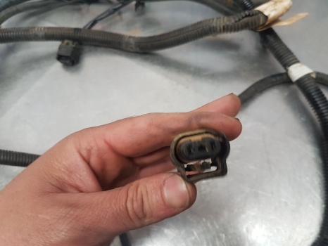 New Holland T7040, T6000, T7000 Front Light Wiring Loom 87658132, 87329727 - كابلات/ ضفيرة الأسلاك: صورة 3 New Holland T7040, T6000, T7000 Front Light Wiring Loom 87658132, 87329727 - كابلات/ ضفيرة الأسلاك: صورة 3