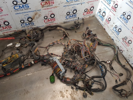 New Holland T7040, T7000, T6000, Puma, Wiring Loom Complete 87655808, 87655808 - كابلات/ ضفيرة الأسلاك: صورة 4 New Holland T7040, T7000, T6000, Puma, Wiring Loom Complete 87655808, 87655808 - كابلات/ ضفيرة الأسلاك: صورة 4
