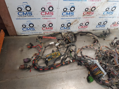 New Holland T7040, T7000, T6000, Puma, Wiring Loom Complete 87655808, 87655808 - كابلات/ ضفيرة الأسلاك: صورة 3 New Holland T7040, T7000, T6000, Puma, Wiring Loom Complete 87655808, 87655808 - كابلات/ ضفيرة الأسلاك: صورة 3
