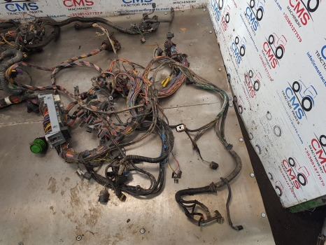 New Holland T7040, T7000, T6000, Puma, Wiring Loom Complete 87655808, 87655808 - كابلات/ ضفيرة الأسلاك: صورة 5 New Holland T7040, T7000, T6000, Puma, Wiring Loom Complete 87655808, 87655808 - كابلات/ ضفيرة الأسلاك: صورة 5