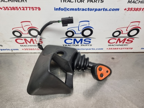 New Holland Tm, 60, M Series, Transmission Control Lever 82013762, 82009457 - النظام الكهربائي: صورة 2 New Holland Tm, 60, M Series, Transmission Control Lever 82013762, 82009457 - النظام الكهربائي: صورة 2