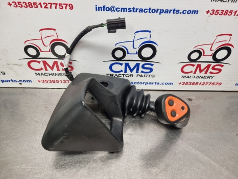 New Holland Tm, 60, M Series, Transmission Control Lever 82013762, 82009457 - النظام الكهربائي: صورة 1 New Holland Tm, 60, M Series, Transmission Control Lever 82013762, 82009457 - النظام الكهربائي: صورة 1