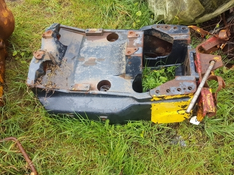 New Holland Tm140, Tm, Case Mxm 4wd Front Axle Support 82031504, 82037028 - محور - جرار: صورة 3 New Holland Tm140, Tm, Case Mxm 4wd Front Axle Support 82031504, 82037028 - محور - جرار: صورة 3