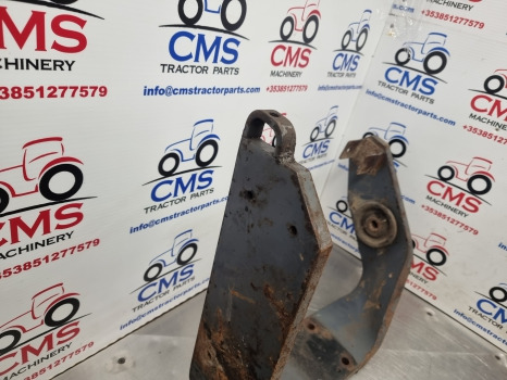 New Holland Tm155, Tm140, Tm165, 8360, Tm, 60, Cab Suspension Bracket 82021166 - نظام تعليق الكابينة: صورة 3 New Holland Tm155, Tm140, Tm165, 8360, Tm, 60, Cab Suspension Bracket 82021166 - نظام تعليق الكابينة: صورة 3