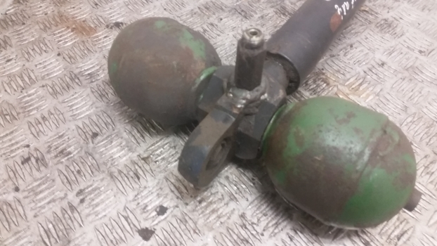 Old Stock Old Stock Front Axle Suspension Cylinder Ram - نظام التعليق - جرار: صورة 3 Old Stock Old Stock Front Axle Suspension Cylinder Ram - نظام التعليق - جرار: صورة 3