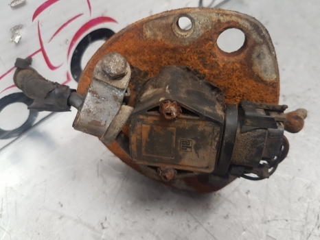 Same Deutz Lamborghini Rubin 120 Front Axle King Pin Top 0.010.4626.0/20 - لمحور الأمامي - جرار: صورة 1 Same Deutz Lamborghini Rubin 120 Front Axle King Pin Top 0.010.4626.0/20 - لمحور الأمامي - جرار: صورة 1