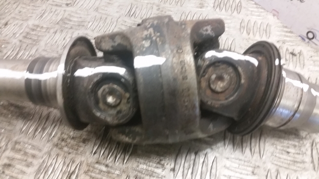 Same, Lamborghini, Deutz Agrotron 150 Front Axle Drive Shaft Right 04415115.4 - نصف رمح - جرار: صورة 2 Same, Lamborghini, Deutz Agrotron 150 Front Axle Drive Shaft Right 04415115.4 - نصف رمح - جرار: صورة 2