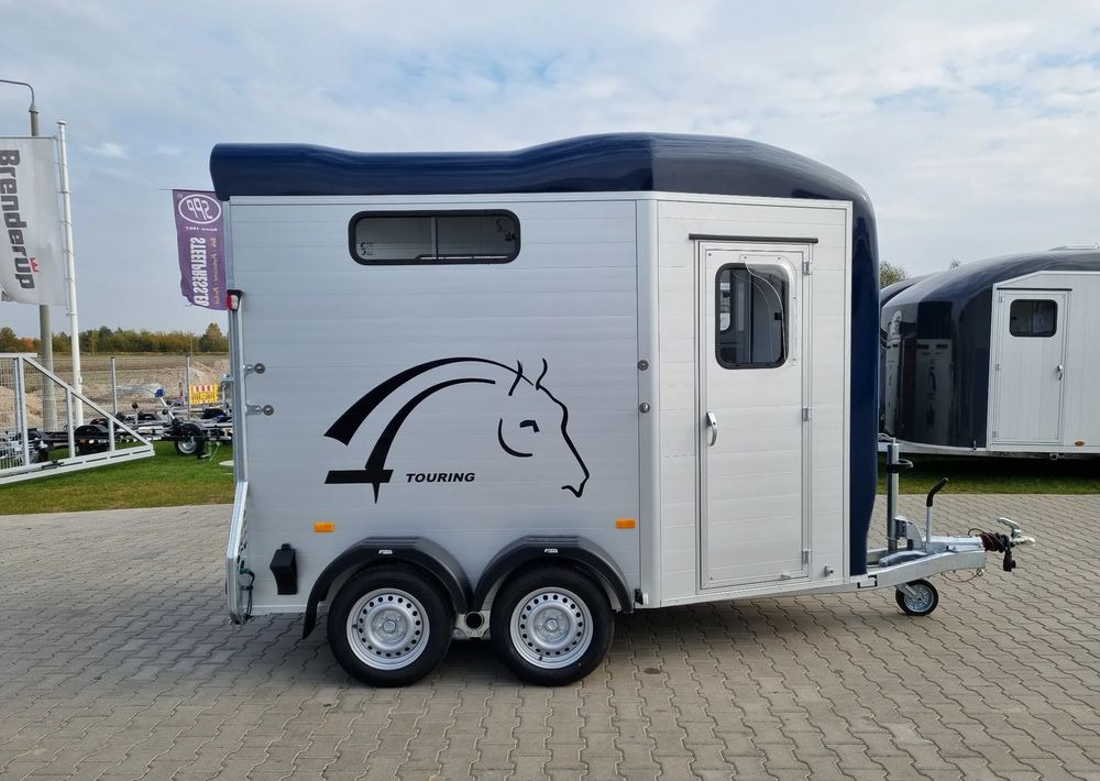CHEVAL LIBERTÉ Touring Country + siodlarnia | przyczepa dla dwóch koni z rampą z przodu | 2000 kg DMC - عربة نقل خيل: صورة 4 CHEVAL LIBERTÉ Touring Country + siodlarnia | przyczepa dla dwóch koni z rampą z przodu | 2000 kg DMC - عربة نقل خيل: صورة 4