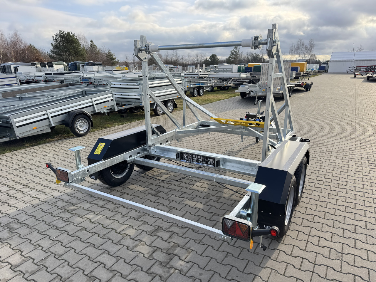 LORRIES TPB35-4925 + wciągarka elektryczna | 3500kg - مقطورة بكرة الكابل: صورة 4 LORRIES TPB35-4925 + wciągarka elektryczna | 3500kg - مقطورة بكرة الكابل: صورة 4