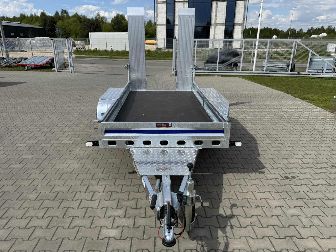 Wiola B2730 GVW 2700 kg machine transporter mini excavator 292x142 cm - مقطورة لنقل المعدات: صورة 4 Wiola B2730 GVW 2700 kg machine transporter mini excavator 292x142 cm - مقطورة لنقل المعدات: صورة 4