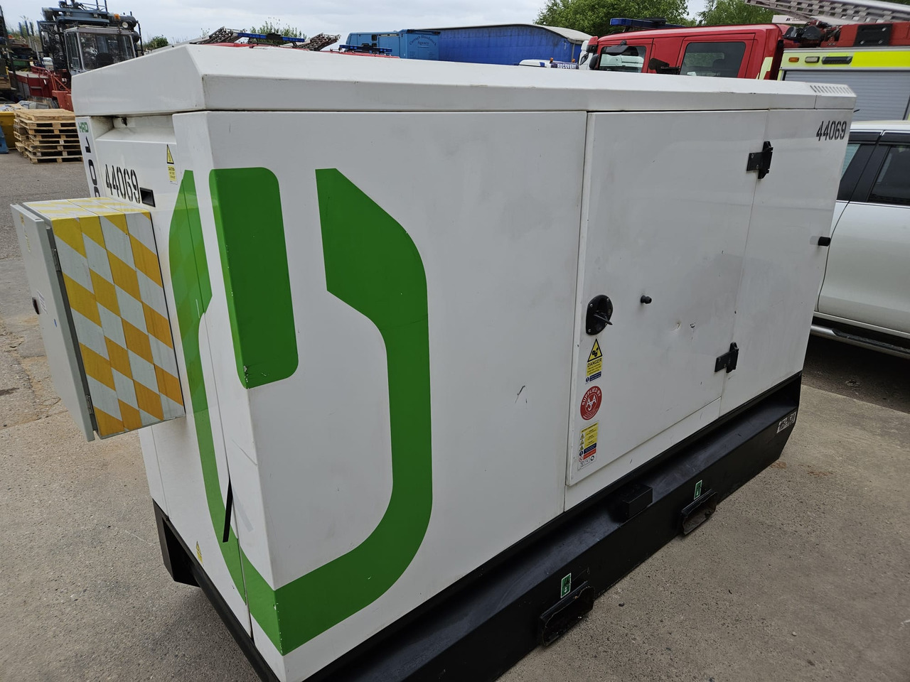 HGI 100KVA PERKINS GENERATOR DIESEL SILENT RENTAL SPECIFICATION HGI 100KVA PERKINS GENERATOR DIESEL SILENT RENTAL SPECIFICATION - آلات أخرى: صورة 2 HGI 100KVA PERKINS GENERATOR DIESEL SILENT RENTAL SPECIFICATION HGI 100KVA PERKINS GENERATOR DIESEL SILENT RENTAL SPECIFICATION - آلات أخرى: صورة 2