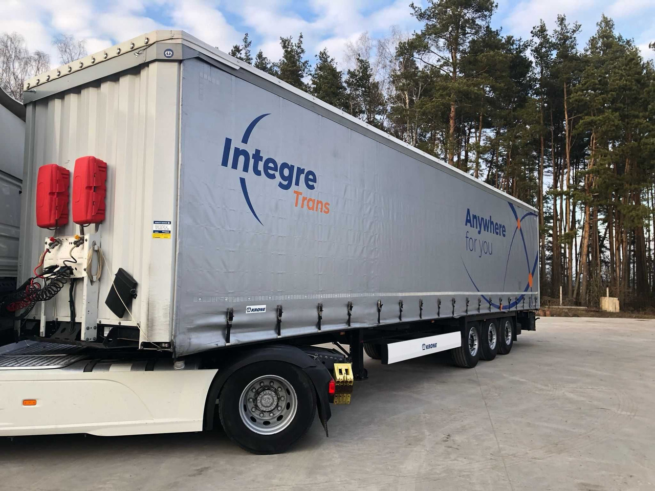 Krone 2023 rok, 93 m3,waga 6200 kg,Certyfikat XL, Multilock, z Niemiec - نصف مقطورة بستائر جانبية: صورة 1 Krone 2023 rok, 93 m3,waga 6200 kg,Certyfikat XL, Multilock, z Niemiec - نصف مقطورة بستائر جانبية: صورة 1