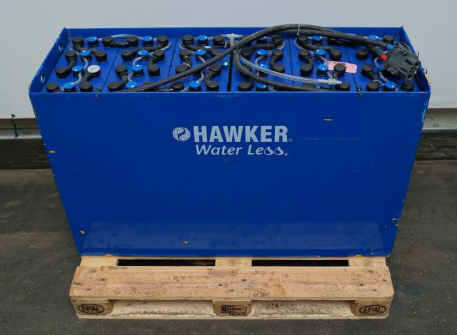 Hawker unknown | Battery 48V775Ah 48 5 PZMM775 Year 2023 weight 1132 kg sn. 8087  - بطارية - معدات المناولة: صورة 1 Hawker unknown | Battery 48V775Ah 48 5 PZMM775 Year 2023 weight 1132 kg sn. 8087  - بطارية - معدات المناولة: صورة 1