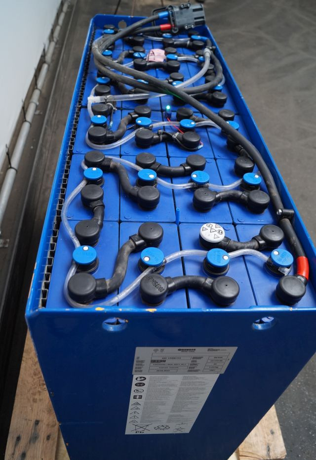Hawker unknown | Battery 48V775Ah 48 5 PZMM775 Year 2023 weight 1132 kg sn. 8087  - بطارية - معدات المناولة: صورة 2 Hawker unknown | Battery 48V775Ah 48 5 PZMM775 Year 2023 weight 1132 kg sn. 8087  - بطارية - معدات المناولة: صورة 2