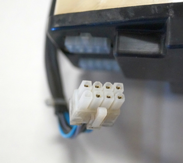 Linde 1443605100 | Rijschakelaar Control handle Control module - النظام الكهربائي - معدات المناولة: صورة 2 Linde 1443605100 | Rijschakelaar Control handle Control module - النظام الكهربائي - معدات المناولة: صورة 2