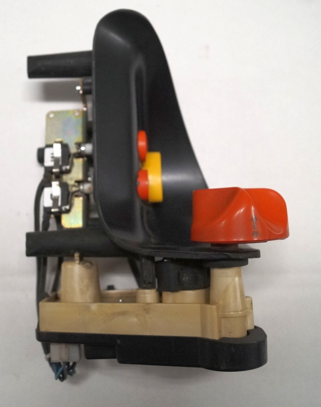 Linde 1443605100 | Rijschakelaar Control handle Control module - النظام الكهربائي - معدات المناولة: صورة 3 Linde 1443605100 | Rijschakelaar Control handle Control module - النظام الكهربائي - معدات المناولة: صورة 3