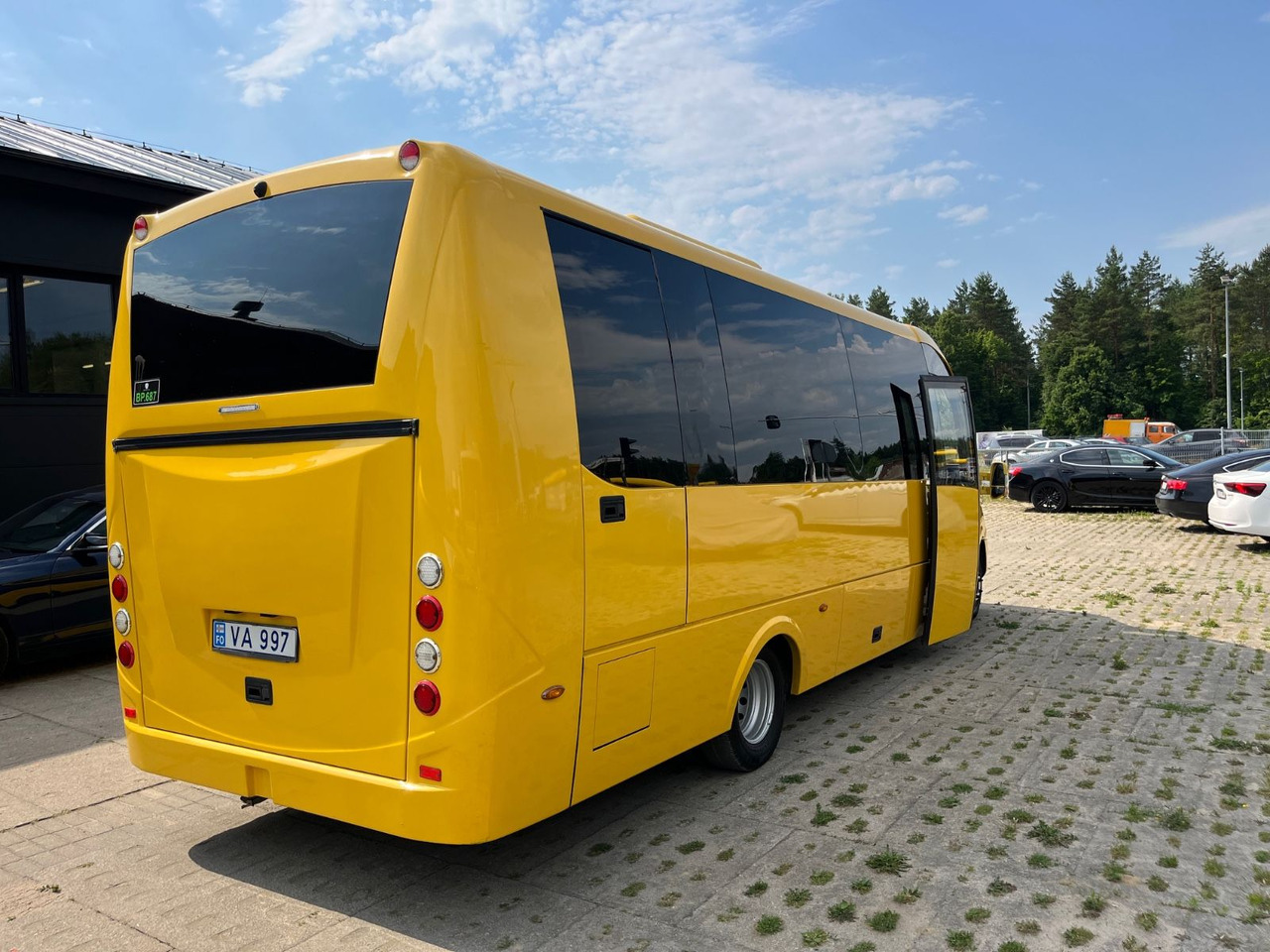 Iveco Rosero First / 24+1+1 / Telma/ EURO6 - حافلة نقل لمسافات طويلة: صورة 3 Iveco Rosero First / 24+1+1 / Telma/ EURO6 - حافلة نقل لمسافات طويلة: صورة 3