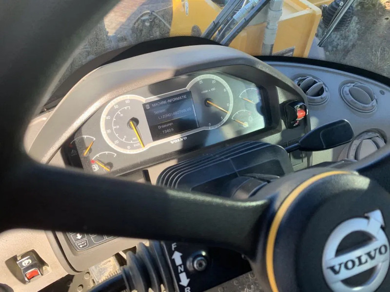 اللودر بعجل Volvo L120 H: صورة 11 اللودر بعجل Volvo L120 H: صورة 11