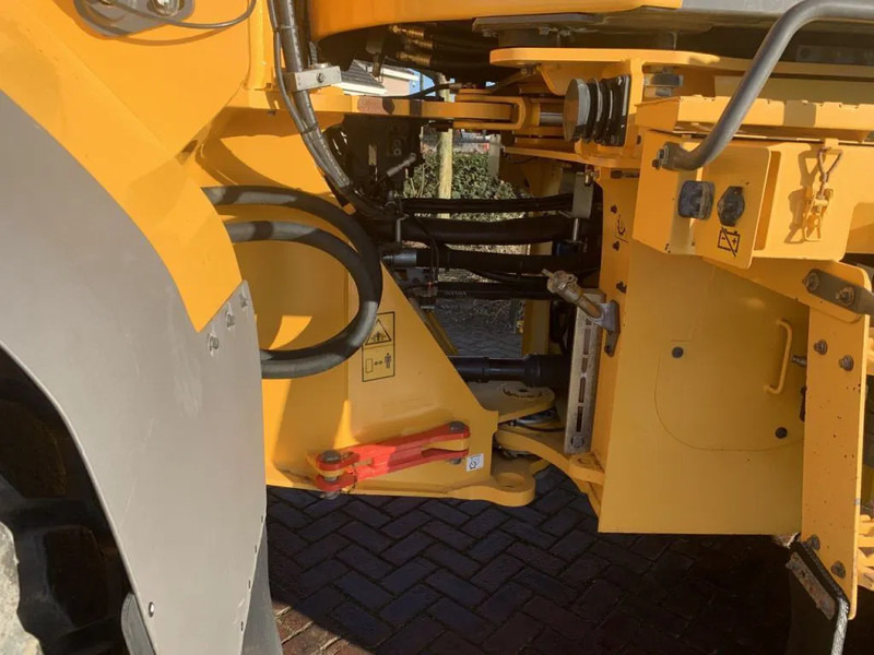 اللودر بعجل Volvo L120 H: صورة 9 اللودر بعجل Volvo L120 H: صورة 9