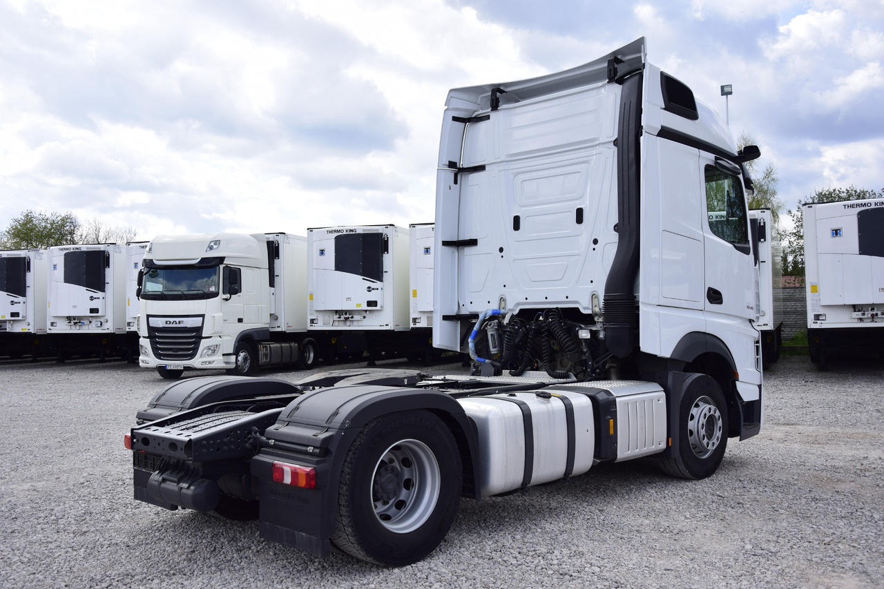 Mercedes-Benz Actros 5 1845 BigSpace - مقطورة السحب: صورة 4 Mercedes-Benz Actros 5 1845 BigSpace - مقطورة السحب: صورة 4