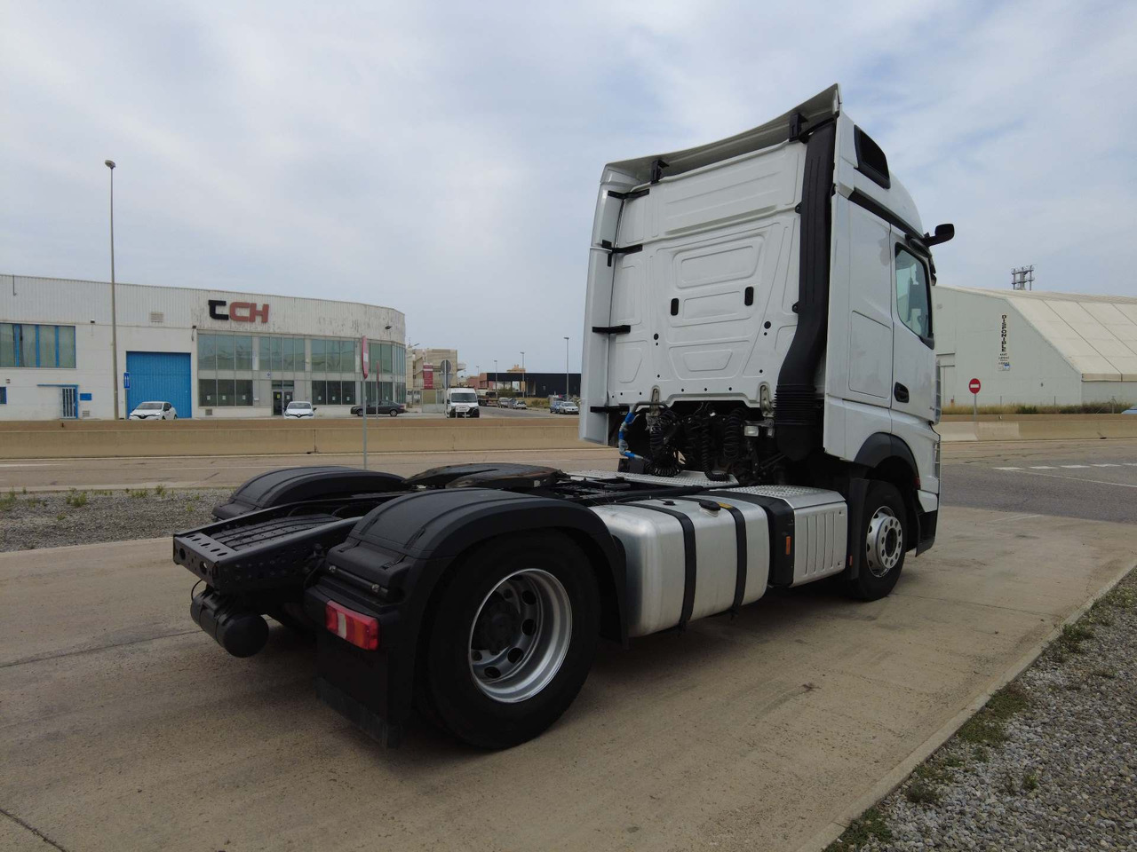 Mercedes-Benz Actros 5 1845 BigSpace - مقطورة السحب: صورة 3 Mercedes-Benz Actros 5 1845 BigSpace - مقطورة السحب: صورة 3