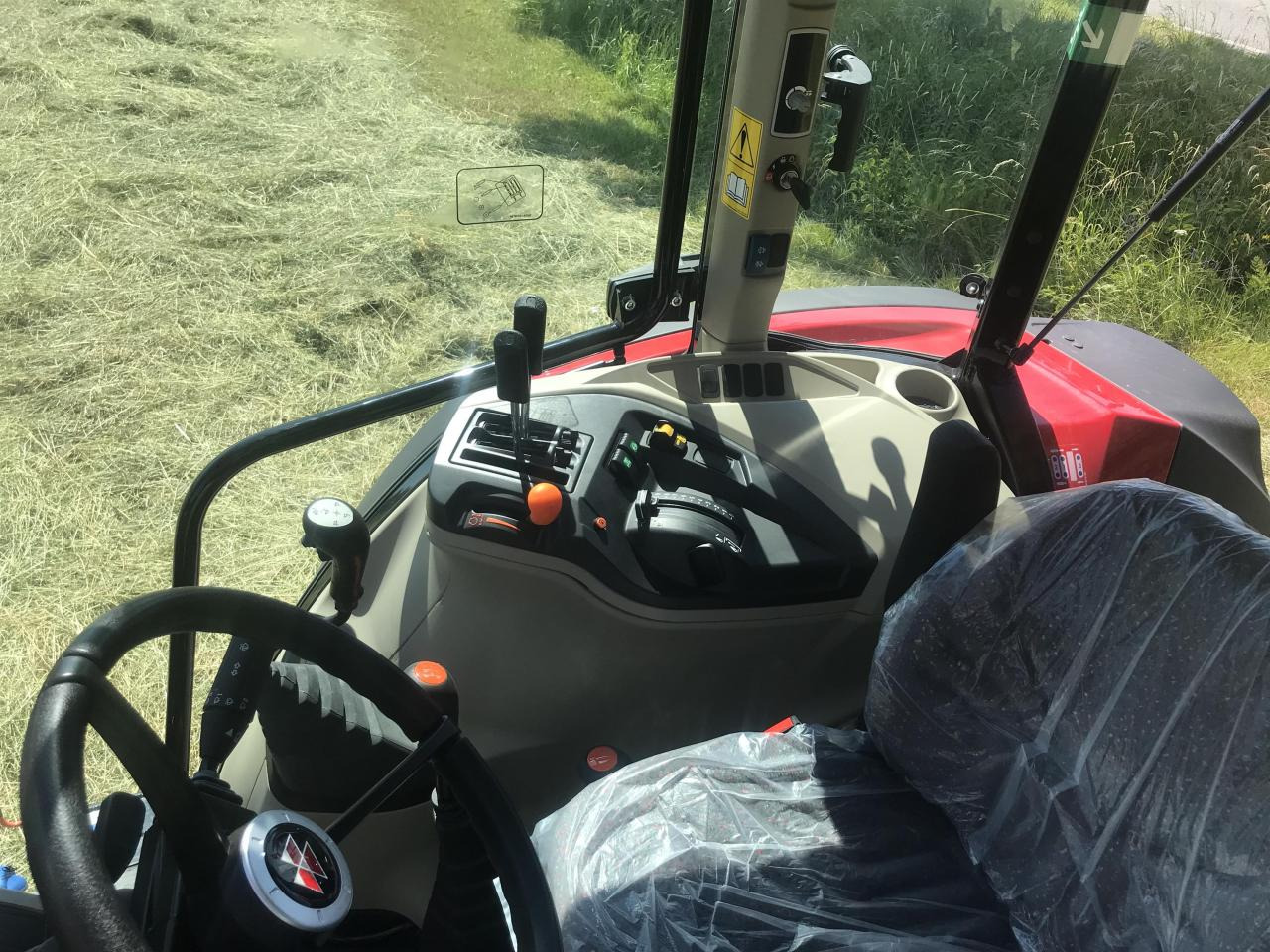 Massey Ferguson MF 4708 M mit Frontlader - جرار: صورة 4 Massey Ferguson MF 4708 M mit Frontlader - جرار: صورة 4
