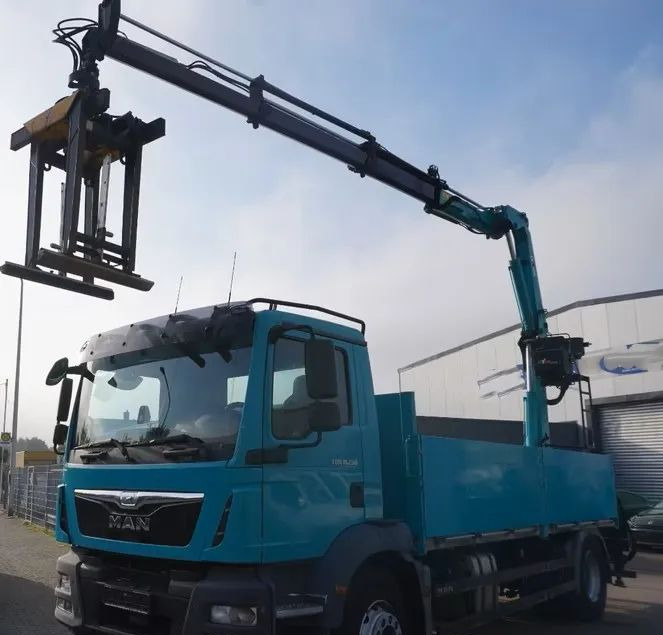 MAN TGS 18.290 | Żuraw Hyva HB 150 | Euro 6 | Automat | 1. właściciel | 4X2 | Przebieg 160 124 ! - شاحنات مسطحة, شاحنة كرين: صورة 4 MAN TGS 18.290 | Żuraw Hyva HB 150 | Euro 6 | Automat | 1. właściciel | 4X2 | Przebieg 160 124 ! - شاحنات مسطحة, شاحنة كرين: صورة 4