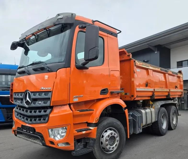 Mercedes-Benz Arocs 2645 6x4 – Wywrotka Meiller 3- stronny/ Manual / Retarder / BORDMATIK / Blatt/Blatt - شاحنة قلاب: صورة 1 Mercedes-Benz Arocs 2645 6x4 – Wywrotka Meiller 3- stronny/ Manual / Retarder / BORDMATIK / Blatt/Blatt - شاحنة قلاب: صورة 1
