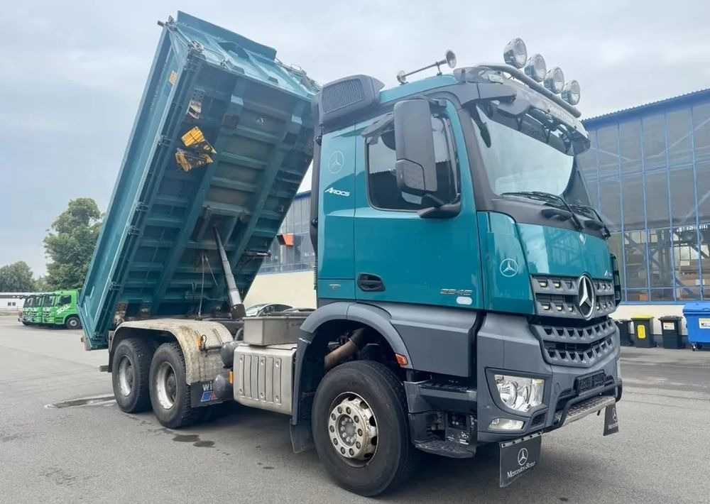 Mercedes-Benz Arocs 2646 6x4 – Wywrotka trójstronna Meiller / Bordmatik / Euro6 - شاحنة قلاب: صورة 2 Mercedes-Benz Arocs 2646 6x4 – Wywrotka trójstronna Meiller / Bordmatik / Euro6 - شاحنة قلاب: صورة 2