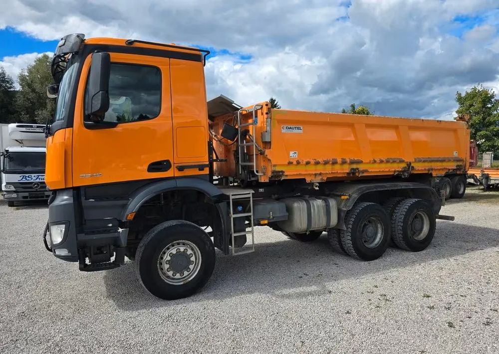 Mercedes-Benz Arocs 3345 6x6 Allrad / Bordmatic – Wywrotka Dautel | 449 KM | - شاحنة قلاب: صورة 4 Mercedes-Benz Arocs 3345 6x6 Allrad / Bordmatic – Wywrotka Dautel | 449 KM | - شاحنة قلاب: صورة 4