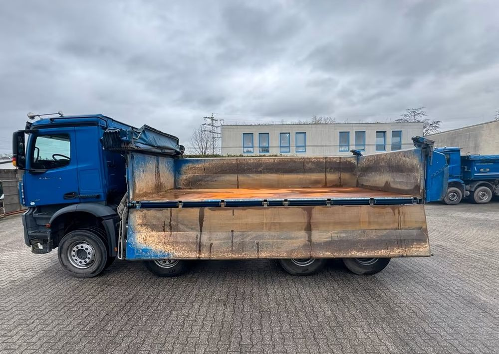 Mercedes-Benz Arocs 3442 / 8x4 / 3-stronny Kipper / TYLKO 160 000 km / Euro 6 / Automatik - شاحنة قلاب: صورة 3 Mercedes-Benz Arocs 3442 / 8x4 / 3-stronny Kipper / TYLKO 160 000 km / Euro 6 / Automatik - شاحنة قلاب: صورة 3