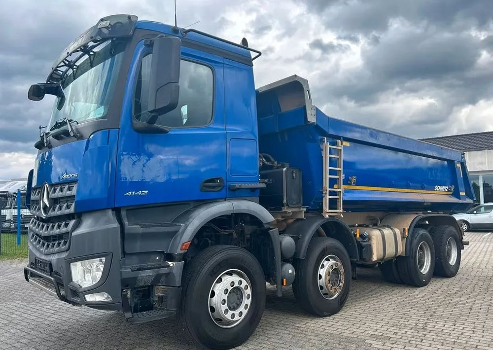 Mercedes-Benz Arocs 4142 | Wywrotka Schmitz | 8x4 | Euro 6 | Klima | Retarder | 242 598 km - شاحنة قلاب: صورة 4 Mercedes-Benz Arocs 4142 | Wywrotka Schmitz | 8x4 | Euro 6 | Klima | Retarder | 242 598 km - شاحنة قلاب: صورة 4