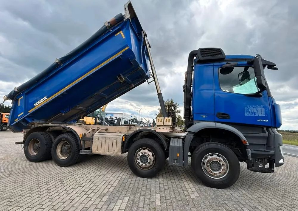 Mercedes-Benz Arocs 4142 | Wywrotka Schmitz | 8x4 | Euro 6 | Klima | Retarder | 242 598 km - شاحنة قلاب: صورة 3 Mercedes-Benz Arocs 4142 | Wywrotka Schmitz | 8x4 | Euro 6 | Klima | Retarder | 242 598 km - شاحنة قلاب: صورة 3